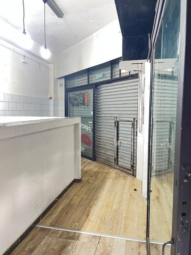 Excelente Local En Esquina Alquiler Aristóbulo Del Valle Y Avellaneda Pancheria /maxi Kiosco
