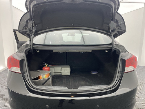 Imagen 24 de 25 de Hyundai Elentra Gls 1.8