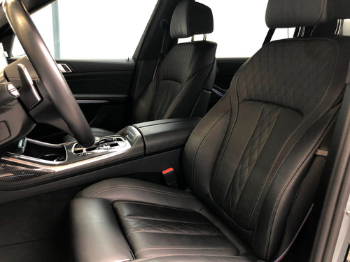 BMW X7 4.4 V8 M60I
