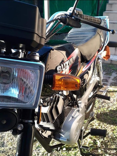 Suzuki Ax 100