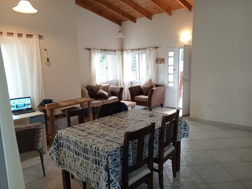 Casa En Venta. 2 Dorm. Villa Ciudad Parque
