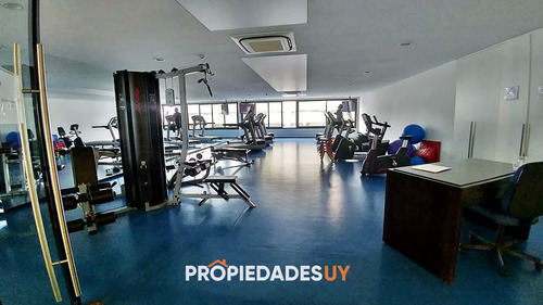Departamento De 2 Dormitorios En Venta, Punta Del Este