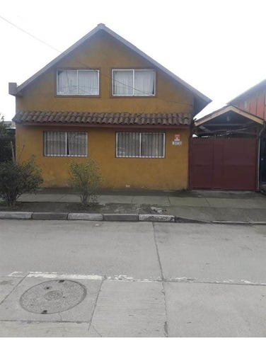 Casa En Venta De 3 Dorm. En Lo Prado