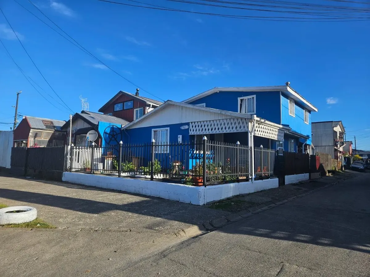 Imagen 1 de 16 de Casa 2 Pisos En Venta En Alerce Sur