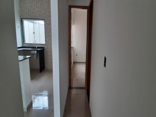 Imagem 9 de 11 de Casa Linear Com Quintal Próxima A Lagoa De Iriry. - 963 - 70180111