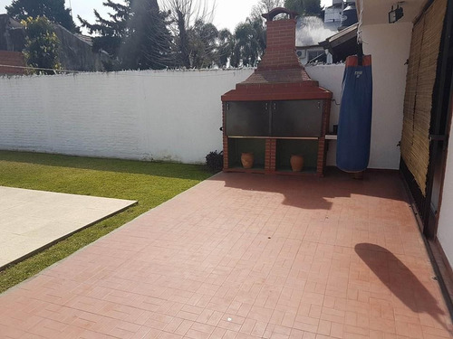 Imagen 9 de 11 de En Venta! Hermosa Propiedad En Moreno Norte | Pileta | Garage Para 2 Autos | Oportunidad