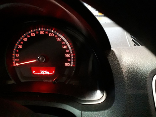 Imagem 8 de 8 de Volkswagen Up! 2015 1.0 Take 5p