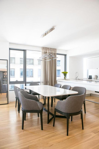 Venta Exclusivo Dos Ambientes C Cochera/ Diseño Y Categoría En Al Rio Vicente López