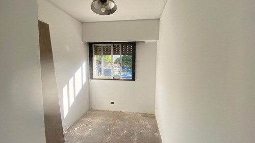Venta Casa Con Deposito Y Locales En Palomar