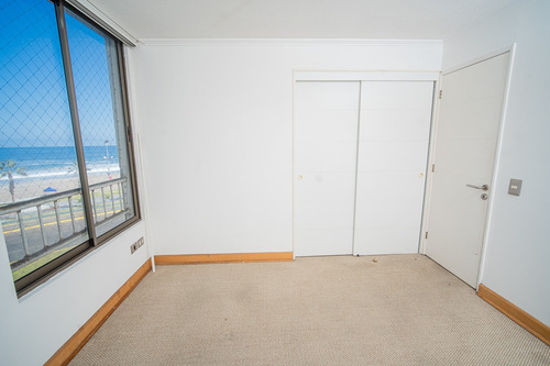 Se Vende Depto En Cond. Mar Egeo.