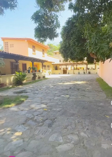 Choroni Venta De Una Posada En El Corazón Del Pueblo Y Con El Rio A Sus Pies, Hermoso Lugar Para Descansar En Tu Propio Negocio.
