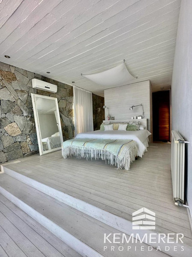 ****casa Frente Al Mar En Punta Del Este****