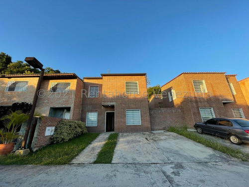 Imagen 1 de 24 de Townhouse En Venta En La Lagunita, Mls #22-10799