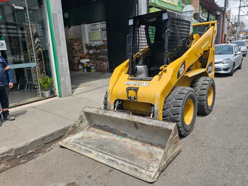 Minicargador Caterpillar 252b