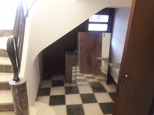 Imagen 2 de 14 de Alquiler. Casa Grande Dos Pisos Con Garage En Santos Lugares