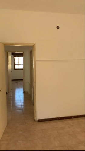 Oportunidad Inversión - Hermosa Casa 2 Dorm., Living, Cocina, Lavadero, 2 Baños, De 100 M2 Mas Patio, Super Luminosa, En Venado Tuerto