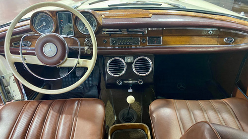 Mercedes Benz 220se