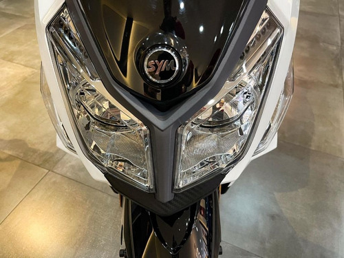 Imagem 4 de 14 de Scooter - Cruisym 150 - X Max 250 - Re