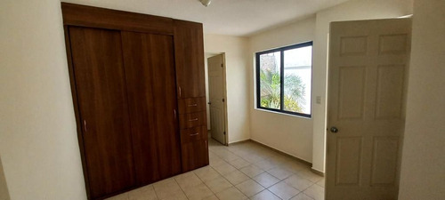 Se Vende Casa En Sonterra, 3 Recamaras, Una En Pb, Terraza Tipo Roof, 3.5 Baños