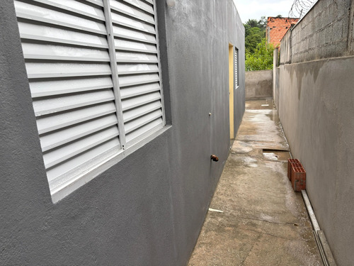 Casa Grande Em Cajamar Com Dois Andares