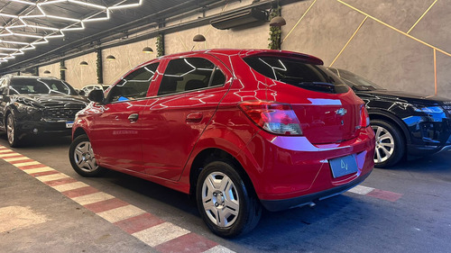Chevrolet Onix Onix Hatch LT 1.0 8V FlexPower 5p Mec.