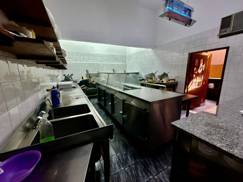 Se Alquila Local Comercial Con Fondo De Comercio!!. (villa Lugano)