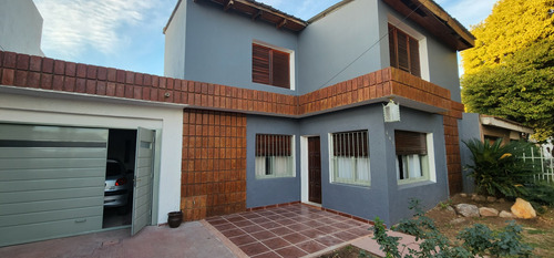 Venta Casa- 3 Dormitorios- 2 Baños -pileta-quincho-credito