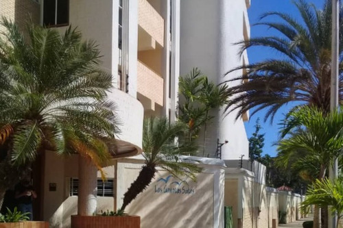 Imagen 2 de 13 de Apartamento Con Acabados De Lujo En Dumar Country Club En Porlamar