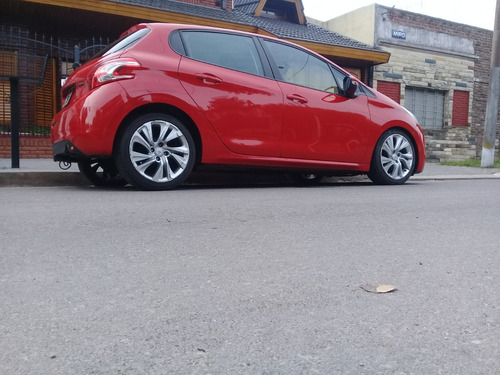Imagen 5 de 16 de Peugeot 208 2016 1.5 Allure Touchscreen