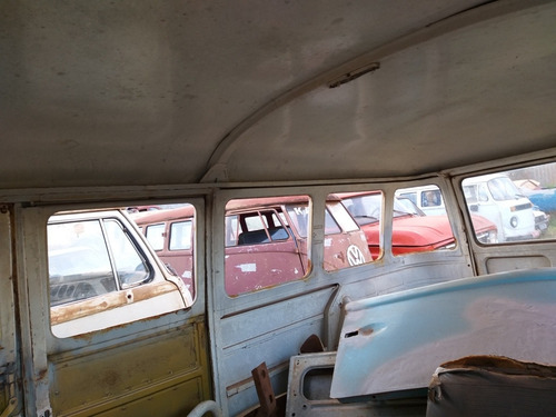 Volkswagen Kombi 1975 Samba