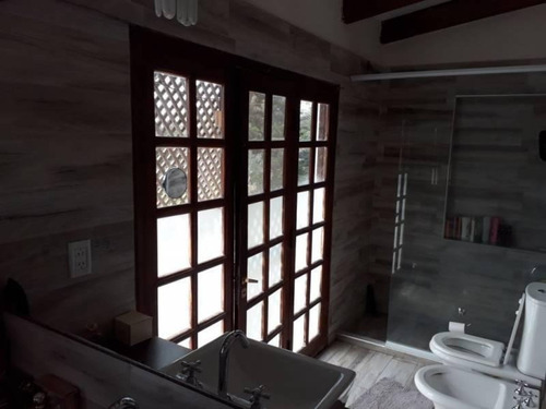 Imagen 17 de 27 de Comoda Casa Quinta De 4 Dormitorios Y 13.000 M2 De Parque Arbolado