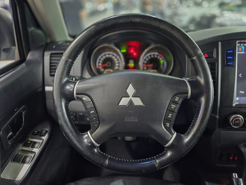Mitsubishi Pajero Full 3.8 HPE 4X4 V6 24V GASOLINA 2P AUTOMÁTICO