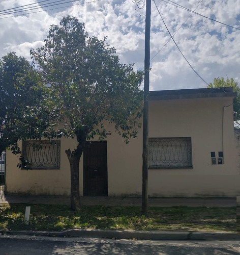 Venta De Casa Y Departamento En Quilmes Oeste - Ideal Inversor-calle Ingeniero Butty N° 3529