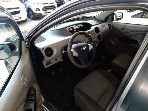 Imagem 8 de 11 de Toyota Etios 1.5 Xs Sedan 16v Flex 4p Manual