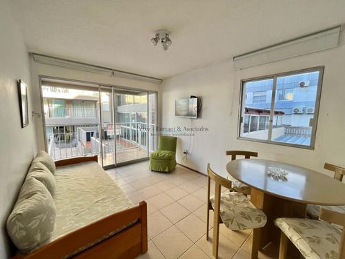 Apartamento De Un Dormitorio En Venta En Peninsula De Punta Del Este 