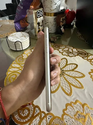 Apple iPhone 11 (128 Gb) - Blanco (Usado)