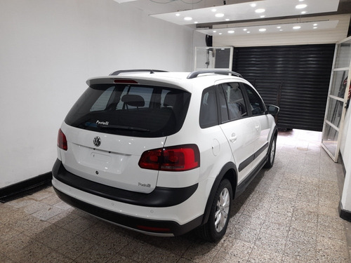 Volkswagen Suran Cross 1.6 Highline 101cv 2014