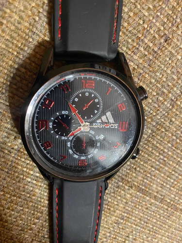Reloj Adidas - Color Negro Con Rojo - Hay Que Ponerle Pila (Usado)