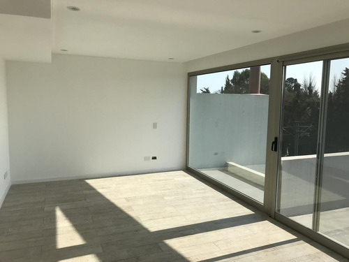 Imagen 3 de 9 de Casa - S.isi.-libert./lasalle, Excelente Triplex 3 Dormit Dependencia, Jdin Propio