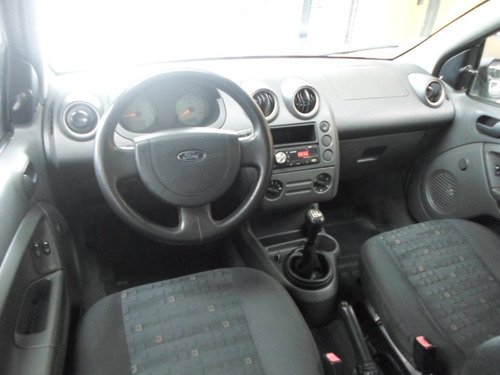 Ford - Fiesta Hatch 1.0 Personalite 2003 Completo-ar