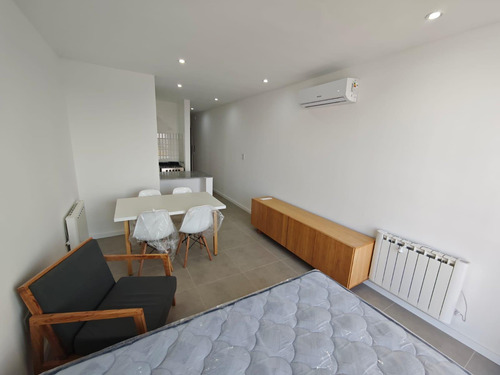5 Entre 42 Y 43 La Plata -monoambiente Amoblado En Alquiler