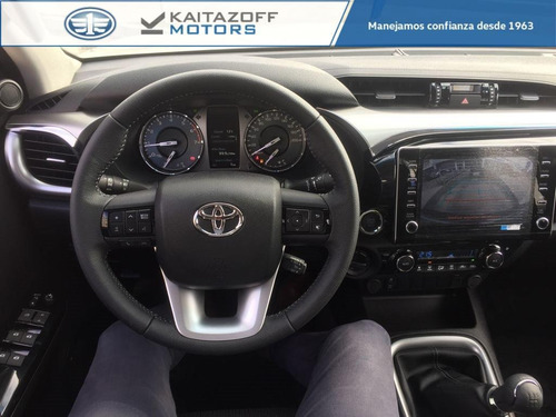 Imagen 8 de 15 de Toyota Hilux Srv 4x2 2022 0km