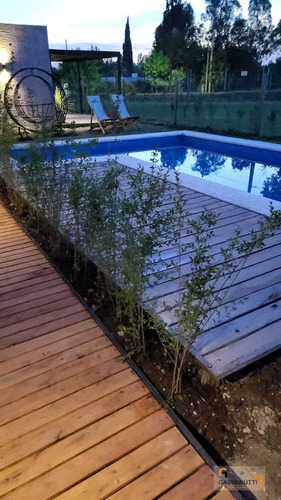 Imagen 2 de 30 de Casa En Venta En 1 Planta En Pilar Del Este! 4 Ambientes!