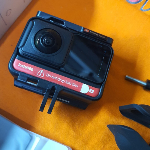 Imagem 3 de 3 de Câmera Esportiva Insta 360 One R Twin Edition - Pardal Hobby