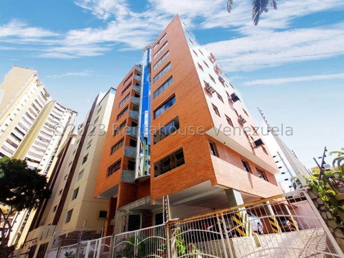 Vendo Bello Apartamento Situado En La Urb. San Isidro Mfc 23-22670