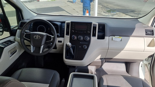 Imagen 9 de 11 de Toyota Hiace Gl 12 Pas 2020