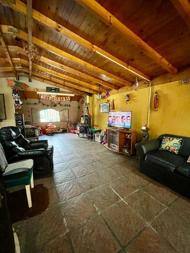 Casa Quinta En Alquiler Para 8 Personas En Parque Leloir Con Quincho Cubierto
