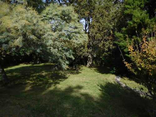 Oportunidad Destacada.construcción Solida Sobre Muy Buen Terreno, Ubicada En Golf