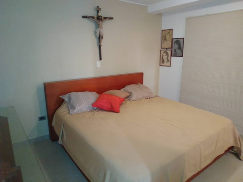 Imagen 4 de 14 de Hermoso Townhose En Venta En Barrio Sucre Andrews Rivero 04124959888