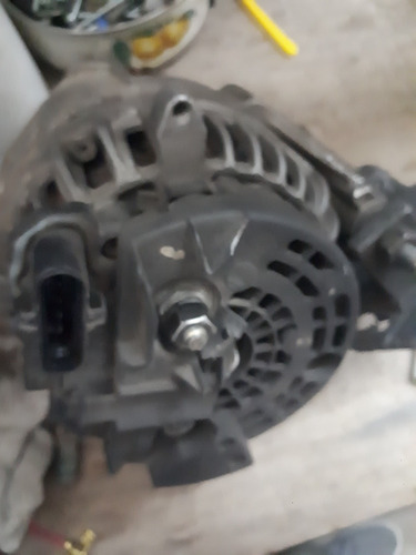 Imagen 2 de 5 de Alternador Bosch 80 A 24v